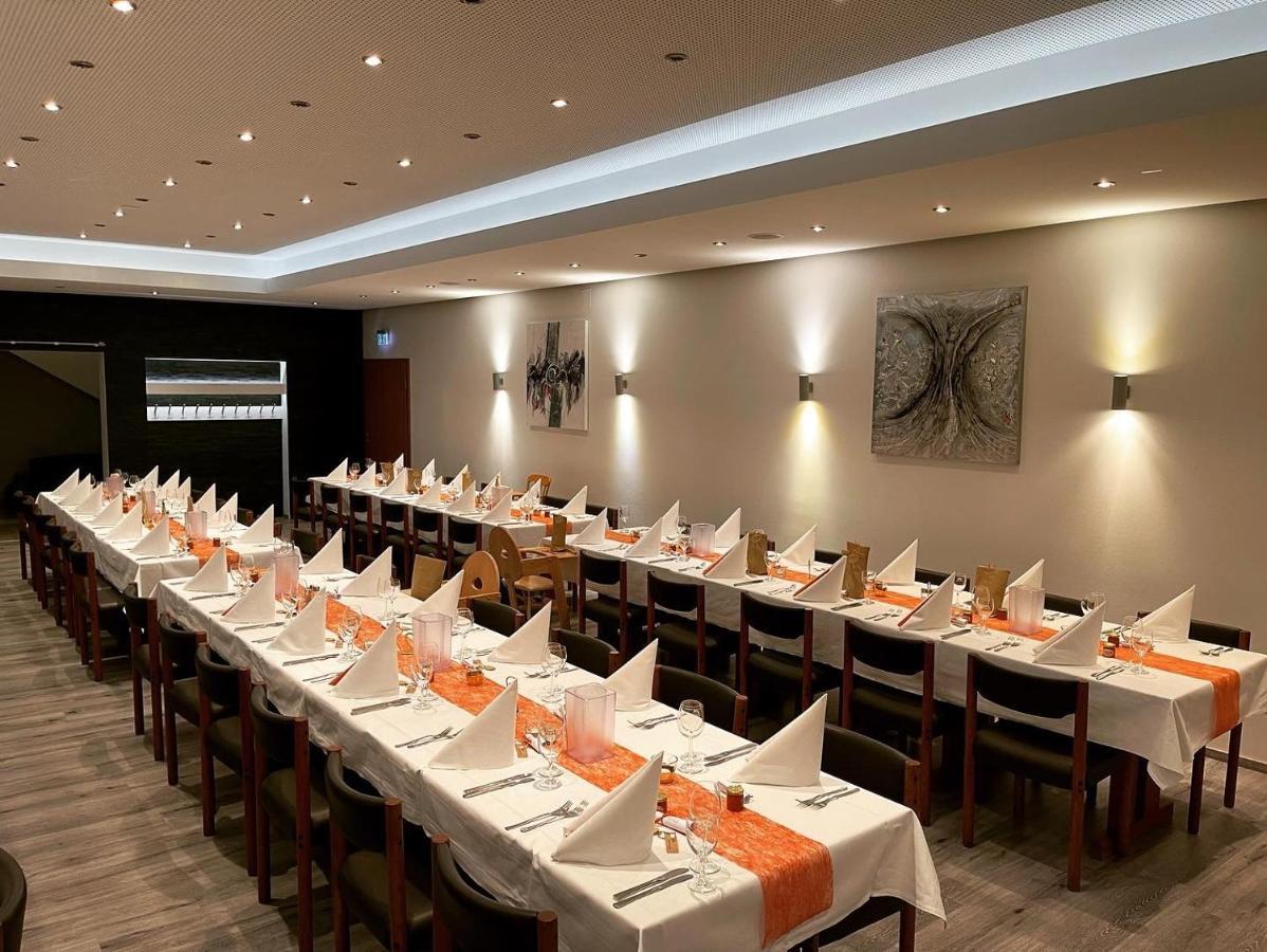 Hotel Krone โคนิกส์บรุนน์ ภายนอก รูปภาพ
