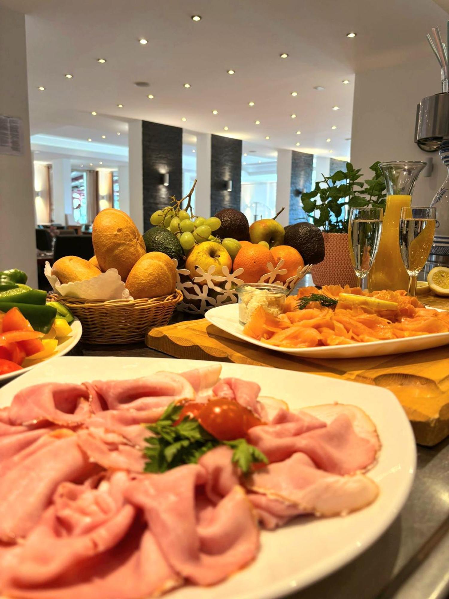 Hotel Krone โคนิกส์บรุนน์ ภายนอก รูปภาพ