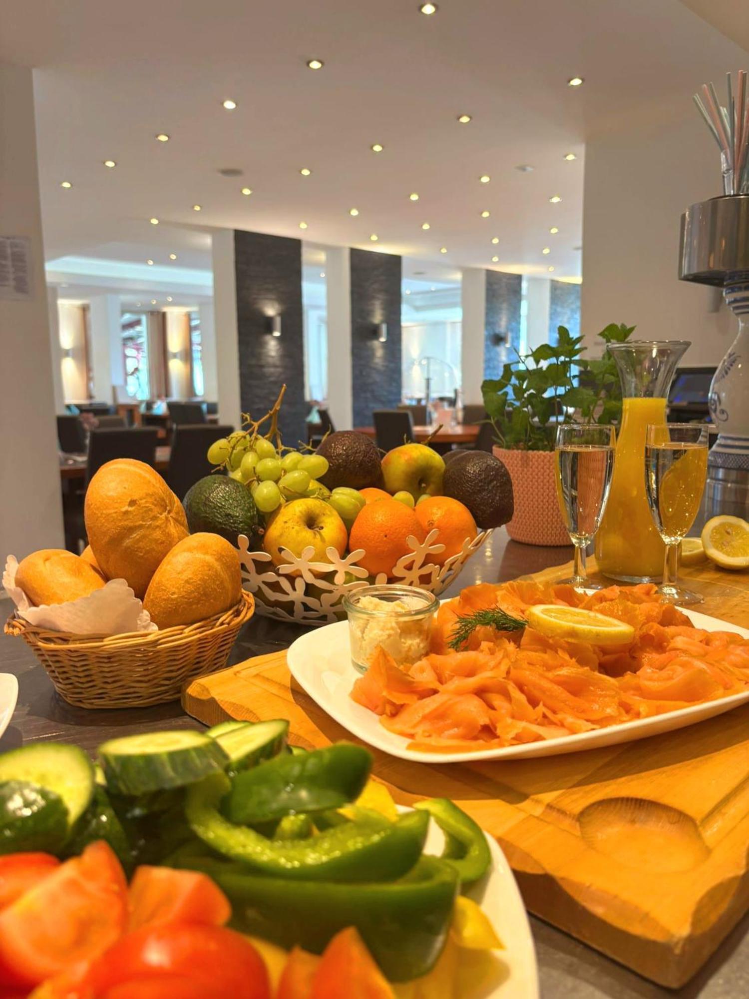 Hotel Krone โคนิกส์บรุนน์ ภายนอก รูปภาพ